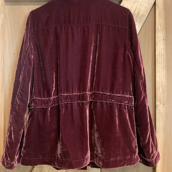 Beautiful LOFT velvet jacket. - Picture 2 of 4